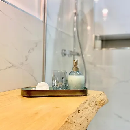 La Parenthese Gourmande Avec Clim Et Parking